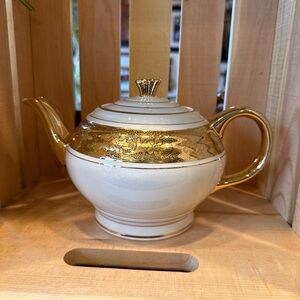 Windsor Gold and Cream Teapot